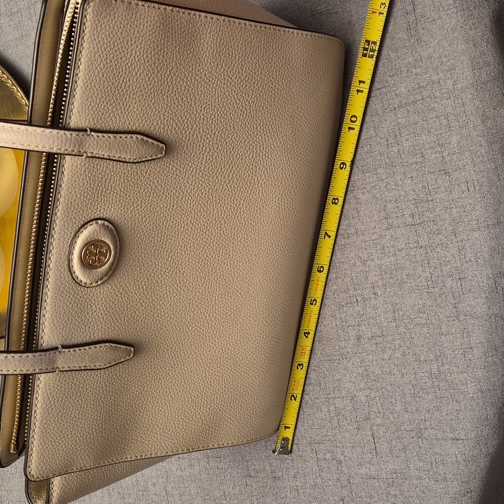 Tory Burch Cream Tote Bag - Picture 8 of 10